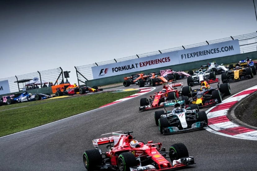 Formuła 1 - wyścig zakręt bolidy