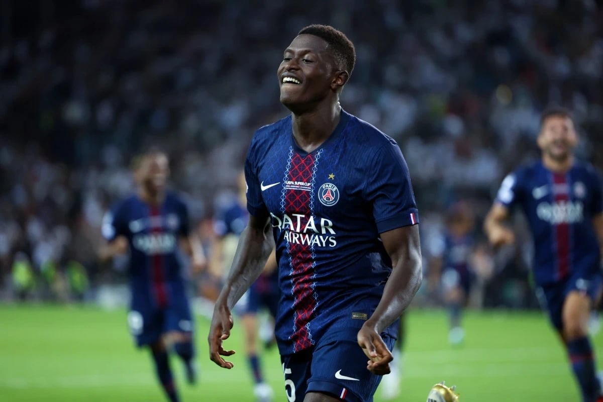 PSG - Nuno Mendes 1 | Paris Saint-Germain