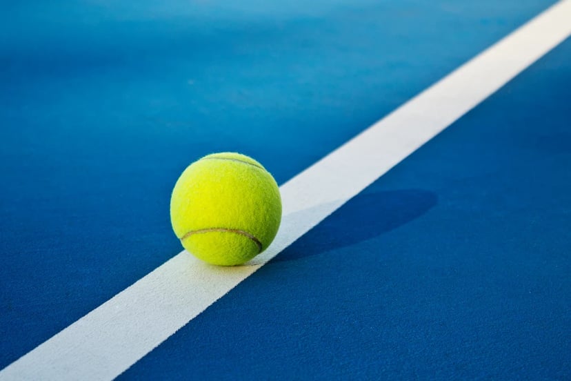 Tenis - ogólny piłka na korcie