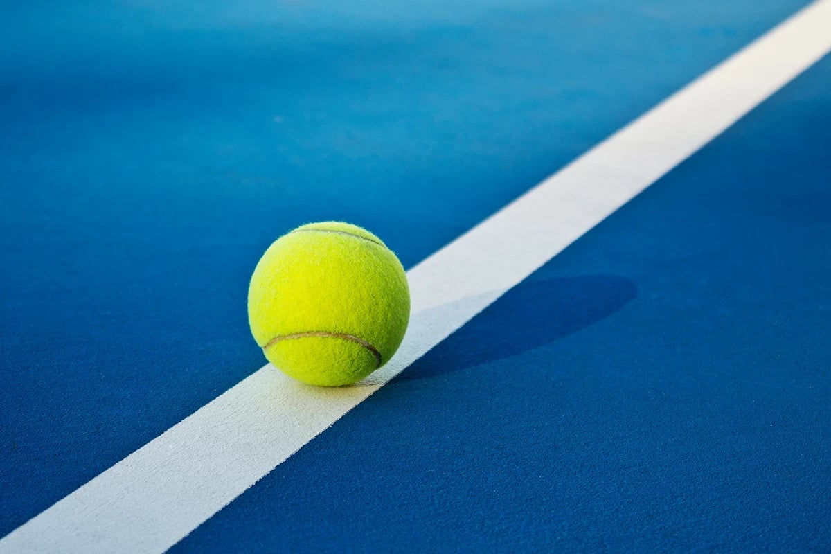 Tenis - ogólny piłka na korcie