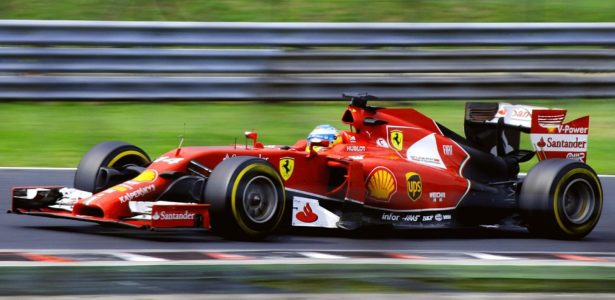 Wprawdzie nie możemy jeszcze emocjonować się rywalizacją na torze, ale za to dużo wrażeń w ostatnich dniach przyniosły nam informacje dotyczące transferów w stawce Formuły 1. Fala transferowa zaczęła się od decyzji Sebastiana Vettela i Ferrari o zakończeniu współpracy pomiędzy […]