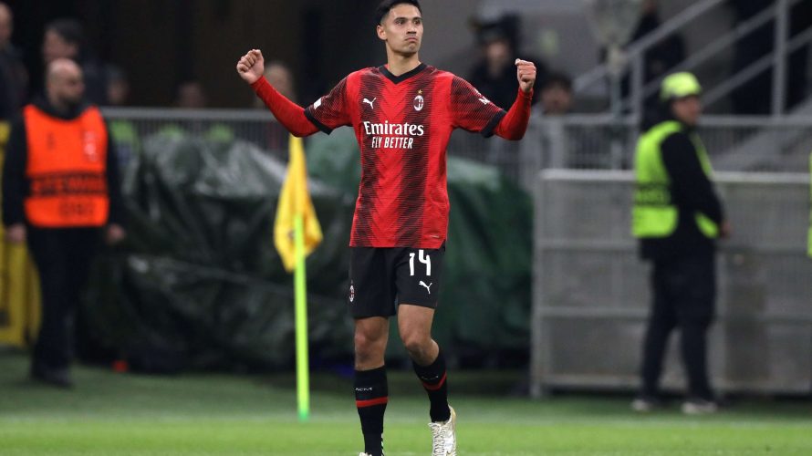 Derby Mediolanu dla Rossonerich: AC Milan pokonuje 2:1 Inter, zrównując się punktami ze swoim odwiecznym rywalem, po piątej kolejce ligowych zmagań. Pierwsza połowa zakończyła się remisem. Jako pierwsi, głos zabrali goście. Kapitalny Rajd Pulisica i w ten sposób Amerykanin otworzył […]