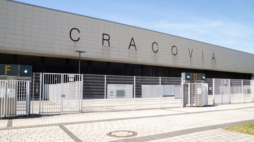 GKS Katowice wygrywa z Cracovią 2:1, w meczu 32. kolejki PKO BP Ekstraklasy. Dzięki temu, beniaminek awansował już na 7. pozycję w tabeli. W tym przypadku strzelanie rozpoczęło się bardzo szybko, bo już w 2. minucie rywalizacji, bramkarza gości pokonał […]
