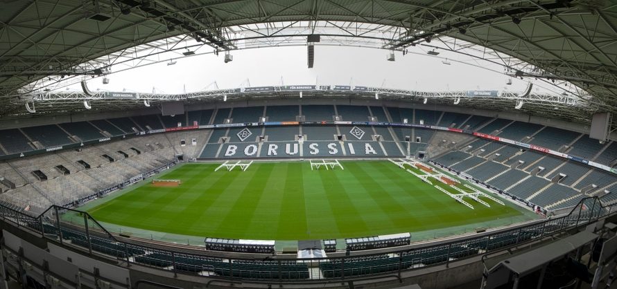 Eugen Polanski oficjalnie przejął obowiązki pierwszego szkoleniowca Borussii Moenchengladbach. Klub zdecydował się nawiązać z nim wsp&oacute;łpracę do 2028 roku po tym, jak przez dwa miesiące prowadził drużynę tymczasowo. To jego pierwszy pełny angaż na stanowisku trenera seniorskiej ekipy. Polanski zakończył [&hellip;]