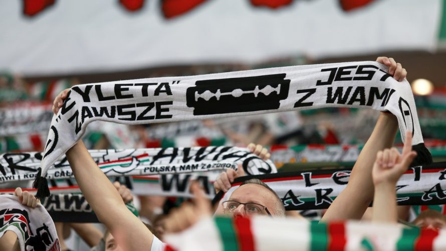 Wychowanek Legii Warszawa przedłużył umowę z klubem. 18-letni skrzydłowy Mateusz Szczapaniak podpisał nowy kontrakt z 15-krotnymi mistrzami Polski. Będzie on obowiązywać do końca czerwca 2027 roku, z możliwością przedłużenia jego o rok – poinformowała w poniedziałek Legia Warszawa. Mateusz Szczepaniak […]