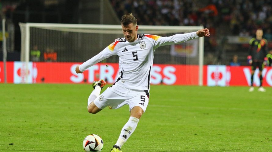 Jeden z hitów Ligi Narodów, zatem mecz pomiędzy reprezentacją Niemiec, a Włoch, kończy się remisem 3:3. Oznacza to, że do kolejnej fazy rozgrywek awansują podopieczni Nagelsmanna, którzy w pierwszej części dwumeczu zwyciężyli 2:1. Pierwsza połowa zdawała się rozstrzygnąć już losy […]