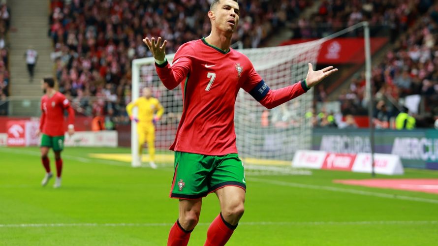 W dniu 20 marca 2025 roku o godzinie 20:45 na stadionie Parken w Kopenhadze, odbędzie się mecz Ligi Narodów UEFA pomiędzy reprezentacjami Danii i Portugalii. Prezentujemy analizę i zapowiedź tego spotkania, w której znajdą się typy bukmacherskie, kursy oraz zakłady […]