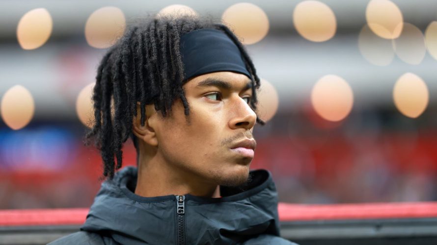 Po miesiącach przerwy Maxi Oyedele pojawił się wreszcie na boisku we francuskiej ekstraklasie. 21-letni defensywny pomocnik zaliczył debiut w Ligue 1, wchodząc w doliczonym czasie gry meczu z RC Lens (1:1). Polak trafił do RC Strasbourg&nbsp;latem z Legii Warszawa, jednak [&hellip;]