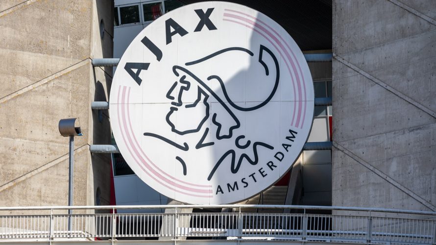W najbliższy weekend w kanałach Polsatu będziemy mogli obejrzeć kilka spotkań piłkarskich. Największe emocje powinny nam dać starcia Al Nassr – Al Taawoun, Ajax – Twente i Sparta Rotterdam – PSV, ale oczywiście to nie wszystkie propozycje. 