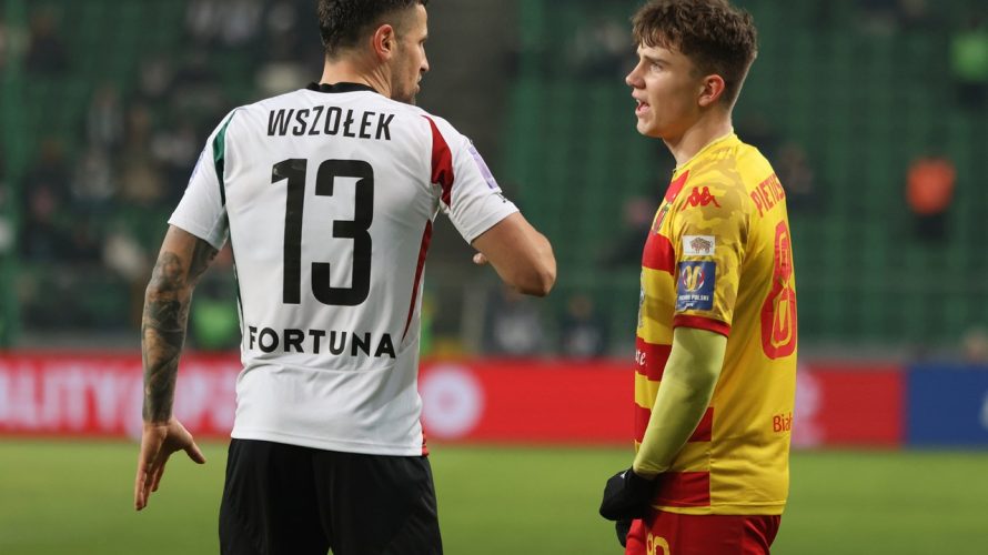 Pietuszewski rozchwytywany! Kolejka gigantów! Oskar Pietuszewski to bez wątpienia jeden z największych talentów ostatnich lat w polskiej piłce. Zawodnik Jagielloni Białystok już teraz jest rozchwytywany przez większe kluby. Szczegóły podaje Tomasz Włodarczyk.