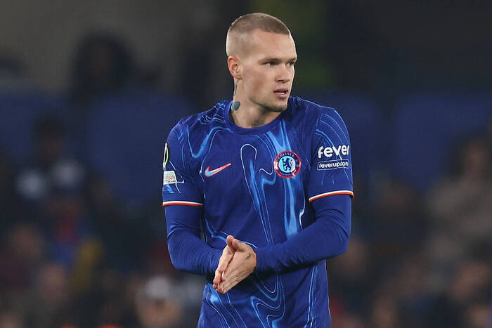 Od niemal pół roku trwa saga związana z aferą dopingową u Michajło Mudryka. Ukrainiec ostatni mecz w barwach Chelsea rozegrał w listopadzie ubiegłego roku. Od tamtego czasu jest zawieszony w związku z wykryciem w jego organizmie nielegalnych substancji. Co dalej […]