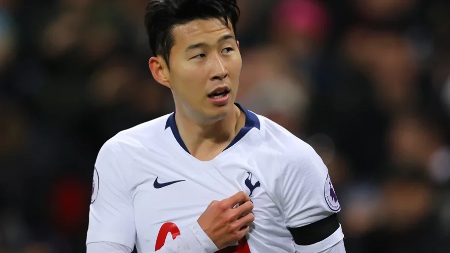 W niniejszym artykule przedstawiam analizę nadchodzącego meczu pomiędzy Tottenhamem Hotspur a Manchesterem United, który odbędzie się w ramach Ligi Europy 21 maja 2025 roku o godzinie 21:00 na stadionie San Mamés Barria w Bilbao. W artykule znajdziesz szczegółową analizę, przewidywania, […]