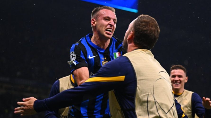 Po szalonym meczu Inter Mediolan pokonał u siebie FC Barcelonę 4:3 i tym samym awansował do finału Ligi Mistrzów UEFA. Do rozstrzygnięcia wyniku spotkania potrzebna była dogrywka, w której bohaterem był rezerwowy Davide Frattesi. Zacięta walka W pierwszej połowie Inter […]