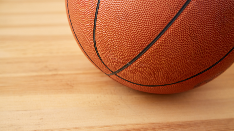 W nocy z poniedziałku na wtorek dojdzie do kolejnego starcia dwóch gigantów w ćwierćfinałach NBA 2024/25. Na własnym parkiecie Madison Square Garden New York Knicks podejmą Boston Celtics. Spotkanie rozpocznie się o 01:30 czasu polskiego. Szczegóły na temat transmisji – […]
