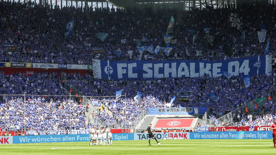 Schalke 04 Gelsenkirchen w niedzielę rozegra mecz z Elversbergiem. Przed spotkaniem trybuny pożegnają siedmiu piłkarzy, którzy opuszczają ekipę na koniec sezonu. Wśród nich jest Marcin Kamiński.