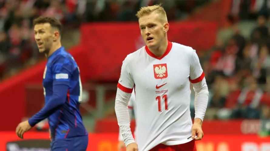 Polska przegrywa z Finlandią 1:2, w meczu eliminacji do Mistrzostw Świata 2026. Już pierwsza połowa rywalizacji zwiastowała, że możemy być świadkami dużej niespodzianki. Na początku jeszcze głównie to nasza reprezentacja stwarzała zagrożenie pod bramką rywala, ale przełomowym momentem był rzut […]