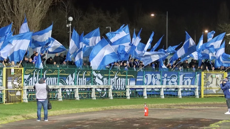 Wisła Płock wygrywa z Miedzią Legnica 2:0, w finale baraży o awans do PKO BP Ekstraklasy. Można powiedzieć, że tego dnia obyło się bez niespodzianki. W ostatnich tygodniach to gospodarze prezentowali znacznie wyższą i stabilniejszą formę, co znalazło swoje odzwierciedlenie […]