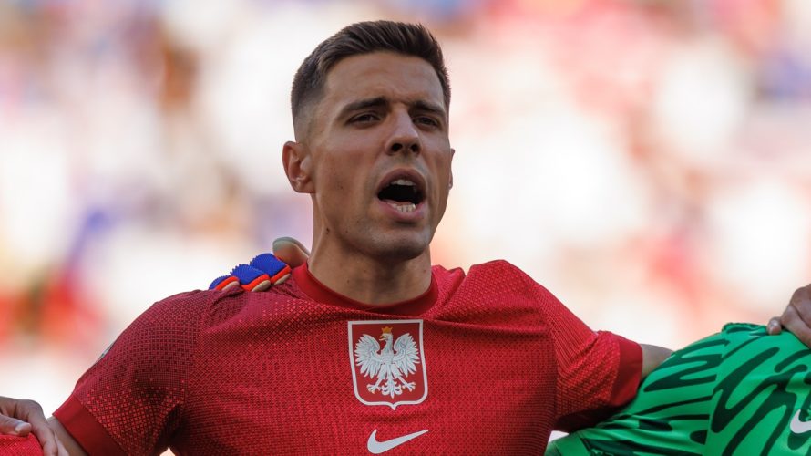 Świetne wieści z Portugalii! Jan Bednarek zdobył swojego pierwszego gola w barwach FC Porto, przyczyniając się do pewnego zwycięstwa 4:0 z Celoricense w meczu o awans do 1/16 finału Pucharu Portugalii. Polski obrońca otworzył wynik spotkania, a p&oacute;źniej bohaterem został [&hellip;]