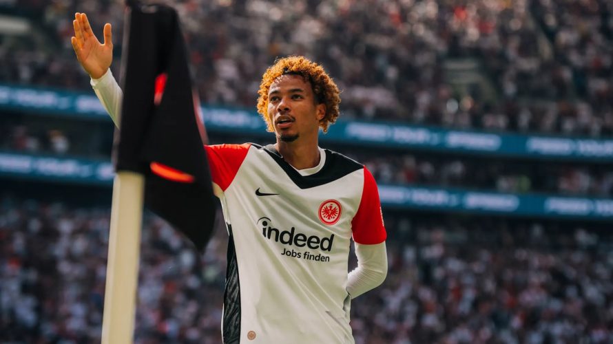 Florian Plattenberg ze Sky Sport Deutschland przekazał, że Eintracht Frankfurt odrzucił pierwszą ofertę transferową Newcastle United za Hugo Ekitike. Gdyby transakcja doszła do skutku, to zostałby pobity rekord sprzedażowy klubu z Premier League. Hugo Ekitike spędził większość kariery we francuskich […]