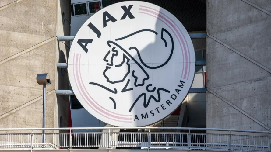 Poniżej przedstawiam statystyki, kursy i dodatkowe informacje dotyczące meczu Heracles &ndash; Ajax Amsterdam. Spotkanie odbędzie się w sobotę 11.04.2026 o godzinie 21:00 w rozgrywkach Eredivisie. Ajax Amsterdam w oczach statystyk wydaje się faworytem, co potwierdzają kursy bukmacherskie. Zesp&oacute;ł gości w [&hellip;]