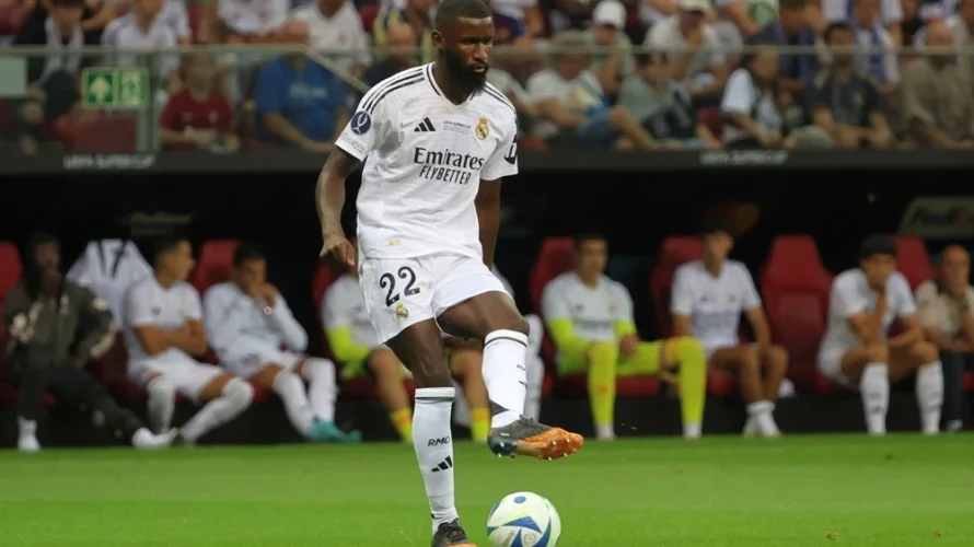 Przedstawiam oficjalne składy na mecz (wyjściowe jedenastki) drużyn Real Madryt i Atletico. Spotkanie rozpocznie się o 21:00 na stadionie Estadio Santiago Bernab&eacute;u w Madrycie. Real Madryt &ndash; Atletico oficjalne składy Real Madryt Andriy Lunin, Dean Huijsen, Antonio R&uuml;diger, Fran Garc&iacute;a, [&hellip;]