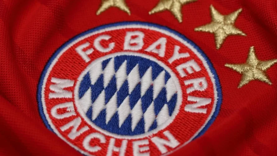 Przedstawiamy przewidywane składy na mecz Bayern Monachium – FSV Mainz. Spotkanie odbędzie się na Allianz Arenie w Monachium w niedzielę 14.12.2025 o 17:30. Bayern Monachium – FSV Mainz przewidywane jedenastki Bayern Monachium: Przewidywany skład: Manuel Neuer, Tah, Dayot Upamecano, Tom […]