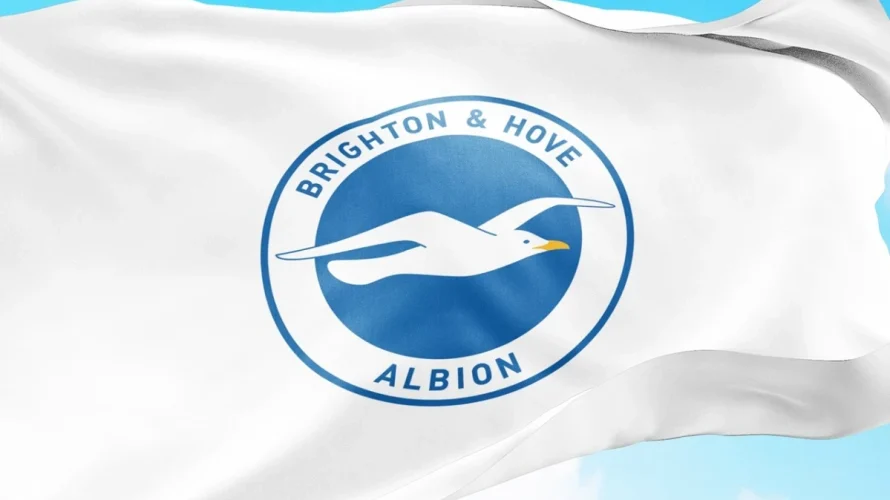 Brighton przedłuży umowę z 33-letnim niemieckim szkoleniowcem Fabianem H&uuml;rzelerem, informuje BBC. Strony uzgodniły wydłużenie kontraktu, a według Fabrizio Romano porozumienie obejmuje dodatkowe trzy lata. Szczeg&oacute;ły porozumienia Obecna umowa H&uuml;rzelera obowiązywała do 2027 roku. Nowe porozumienie ma dodać do niej trzy [&hellip;]