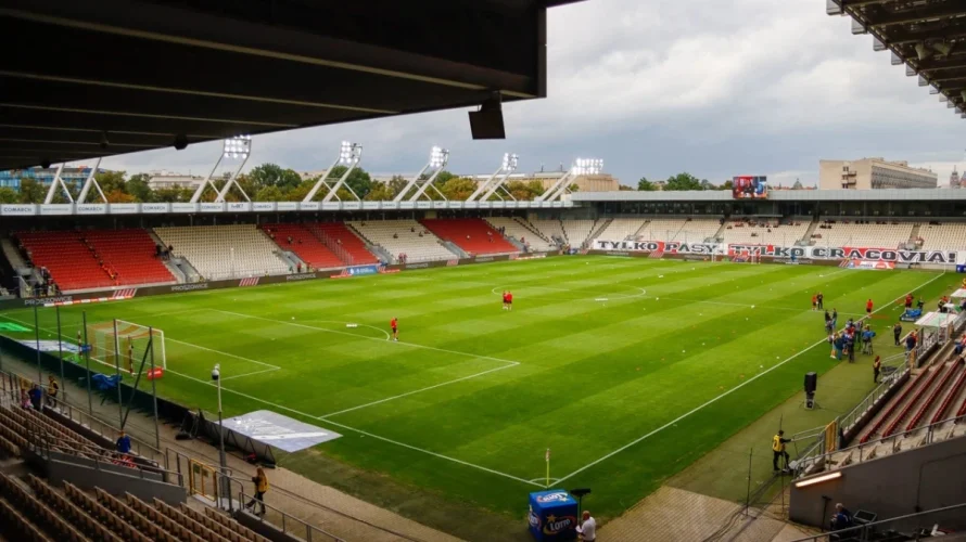 Przedstawiam oceny piłkarzy po meczu Cracovia &ndash; GKS Katowice, możecie sprawdzić, kto zagrał najlepiej, a kto otrzymał najniższe noty. Mecz rozegrano w sobotę 21 marca 2026 roku i zakończył się wynikiem 1:0. Cracovia &ndash; GKS Katowice oceny piłkarzy po meczu [&hellip;]