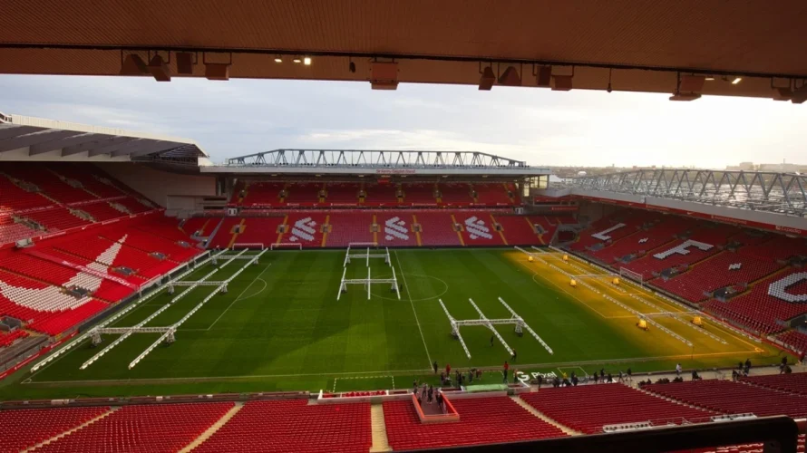 Prezentujemy oceny piłkarzy po meczu Liverpool &ndash; Leeds United. Sprawdź, kto zebrał najwyższe noty, a kt&oacute;rzy zawodnicy wypadli najsłabiej po tym spotkaniu. Mecz został rozegrany 1 stycznia 2026 i zakończył się bezbramkowym remisem 0:0. Liverpool &ndash; Leeds United oceny piłkarzy [&hellip;]