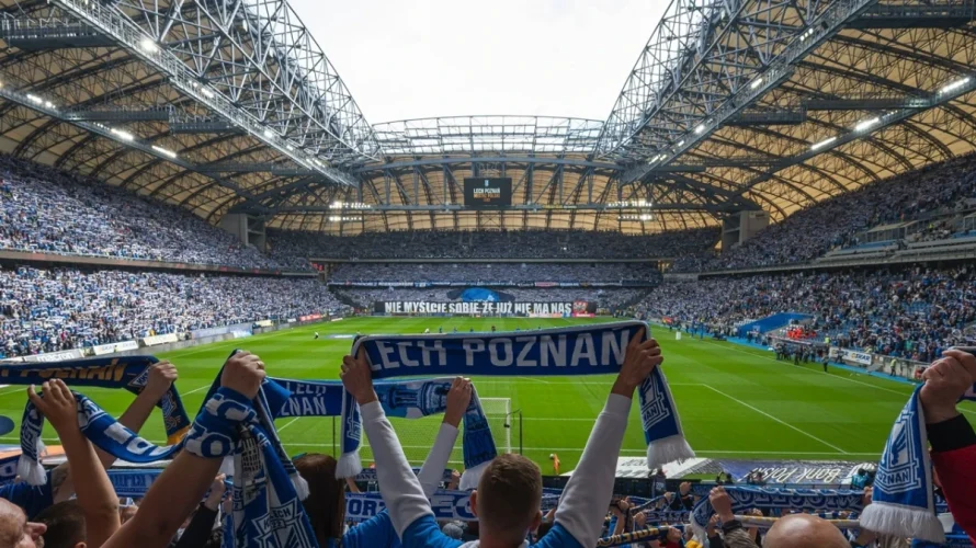 Poniżej przedstawiam zestawienie statystyk, kurs&oacute;w i typ&oacute;w dotyczących meczu Lech Poznań &ndash; Bruk-Bet Termalica Nieciecza. Spotkanie odbędzie się w niedzielę 22.03.2026 o godzinie 14:45 w rozgrywkach PKO BP Ekstraklasa. Patrząc na dostępne dane łatwo dostrzec, że to starcie może obfitować [&hellip;]