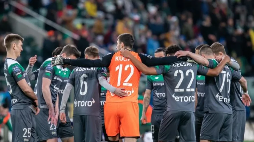 Prezentujemy oceny piłkarzy po meczu Lechia Gdańsk &ndash; Widzew Ł&oacute;dź. Spotkanie rozegrano w sobotę 08.11.2025 na Polsat Plus Arenie Gdańsk i zakończyło się wynikiem 2:1. Lechia Gdańsk &ndash; Widzew Ł&oacute;dź oceny piłkarzy po meczu Najwyższe oceny zdobyli Tomas Bobček, kt&oacute;ry [&hellip;]
