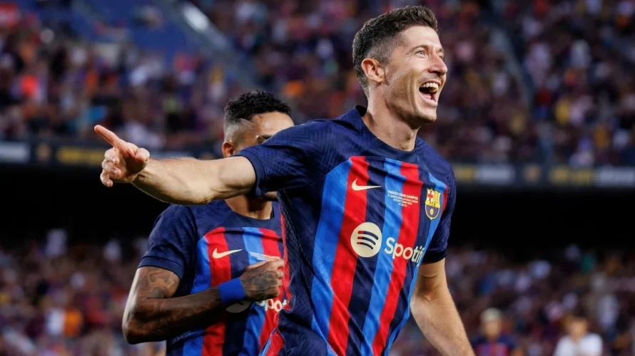 Przedstawiamy oceny piłkarzy po meczu FC Barcelona &ndash; Alaves. Spotkanie zostało rozegrane w sobotę 29.11.2025 o godz. 16:15 na Camp Nou i zakończyło się wynikiem 3:1. FC Barcelona &ndash; Alaves oceny piłkarzy po meczu Najwyższą ocenę w spotkaniu otrzymał Dani [&hellip;]