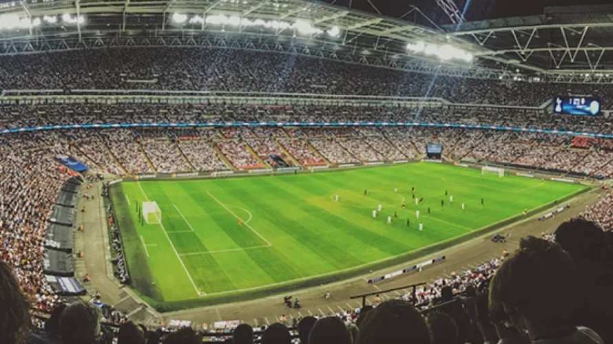Już dziś odbędzie się mecz Arsenal &ndash; Olympiakos Piraeus w drugiej kolejce fazy grupowej Ligi Mistrz&oacute;w. W tekście znajdziesz wszystkie informacje o spotkaniu oraz szczeg&oacute;ły, gdzie oglądać transmisję tv i transmisję online. Kiedy i o kt&oacute;rej godzinie mecz? Mecz Arsenal [&hellip;]