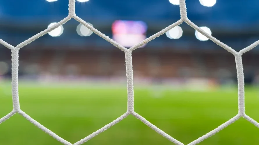 Remisem zakończyło się starcie 26. kolejki 2. Bundesligi, w kt&oacute;rym Hannover 96 podzielił się punktami z Schalke 04 (1:1). Jednym z bohater&oacute;w gospodarzy został Maik Nawrocki, kt&oacute;ry wpisał się na listę strzelc&oacute;w. Dla polskiego defensora to szczeg&oacute;lnie ważne trafienie &ndash; [&hellip;]