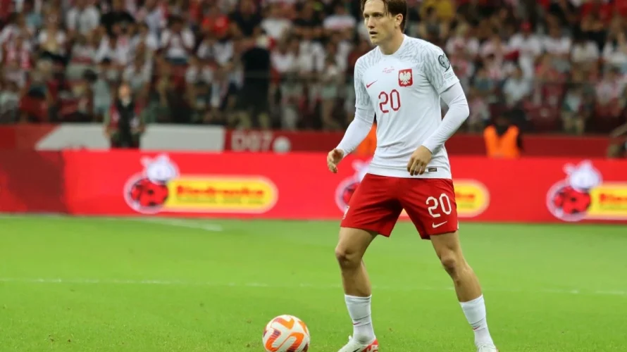 W meczu Polska &ndash; Holandia przygotowaliśmy skr&oacute;t meczu wideo, w kt&oacute;rym można obejrzeć gole, najciekawsze akcje oraz najlepsze okazje bramkowe z tego spotkania. Spotkanie Polska &ndash; Holandia zostało rozegrane w piątek 14.11.2025 o godzinie 20:45 na Stadionie Narodowym w Warszawie. [&hellip;]
