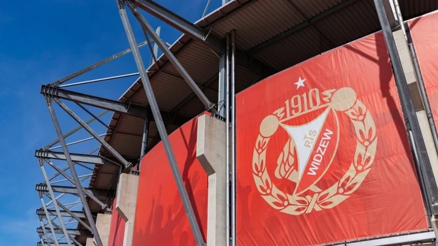 Przedstawiamy skr&oacute;t meczu Widzew Ł&oacute;dź &ndash; Bruk-Bet Termalica Nieciecza, w kt&oacute;rym można obejrzeć jedynego gola oraz najciekawsze akcje i okazje bramkowe. Spotkanie zostało rozegrane w sobotę 11.04.2026 o godzinie 14:45 na Stadionie Miejskim Widzewa Ł&oacute;dź. Widzew Ł&oacute;dź wygrał 1:0 po [&hellip;]