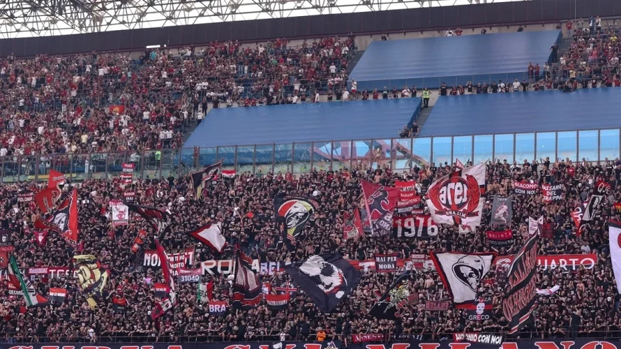 Przedstawiamy oficjalne składy na mecz, czyli wyjściowe jedenastki AC Milan i AS Roma. Spotkanie rozpocznie się o 20:45 na stadionie Stadio Giuseppe Meazza w Mediolanie. AC Milan &ndash; AS Roma oficjalne składy na mecz AC Milan Mike Maignan, Matteo Gabbia, [&hellip;]