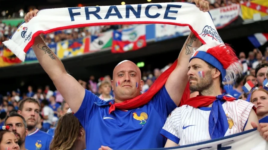 Francja wygrała z Ukrainą 4:0 w meczu eliminacji mistrzostw świata 2026 rozegranym w czwartek 13.11.2025 o godzinie 20:45. Poniżej prezentuję szczeg&oacute;łowe statystyki drużyn i piłkarzy po spotkaniu Francja &ndash; Ukraina. Znajdziecie też informacje o strzelcach goli oraz obszerne statystyki pomeczowe [&hellip;]