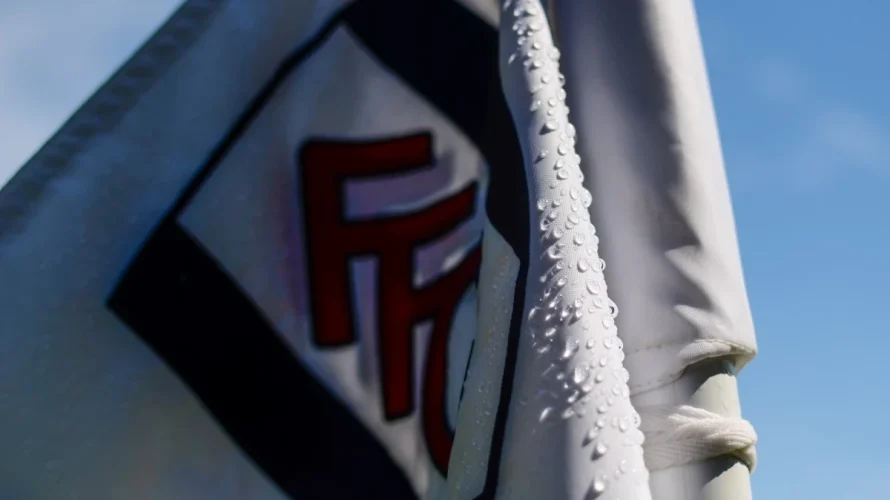 Poniżej przedstawiam zestawienie statystyk, kurs&oacute;w i typ&oacute;w przed meczem Fulham &ndash; Aston Villa. Spotkanie odbędzie się w Premier League w sobotę 25.04.2026 o godzinie 13:30. Fulham w ostatnich występach notuje problemy ze skutecznością. W pięciu ostatnich meczach drużyna zdobyła tylko [&hellip;]
