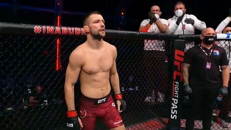 W nocy z soboty na niedzielę, z 11 na 12 października, odbędzie się emocjonująca gala UFC Fight Night 261. Start zaplanowano na godzinę 1:00, a polscy kibice z niecierpliwością czekają na walkę wieczoru, w kt&oacute;rej Mateusz Gamrot zmierzy się z [&hellip;]