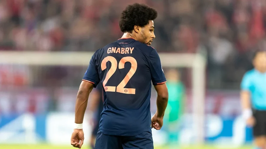 Bayern Monachium zabezpieczył przyszłość jednego ze swoich filar&oacute;w. Serge Gnabry związał się z klubem nową umową, kt&oacute;ra obowiązywać będzie do końca czerwca 2028 roku. Dla 28-letniego skrzydłowego to kolejny rozdział wieloletniej przygody z Bawarią. Do Monachium trafił przed sezonem 2018/19 [&hellip;]