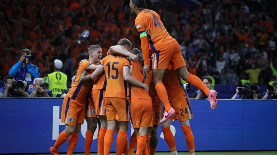 Już dziś mecz Holandia &ndash; Finlandia w ramach 8. kolejki eliminacji Mistrzostw Świata 2026. W tekście znajdziesz najważniejsze informacje o tym spotkaniu oraz gdzie obejrzeć transmisję tv i transmisję online. O kt&oacute;rej godzinie początek meczu? Mecz odbędzie się w niedzielę [&hellip;]