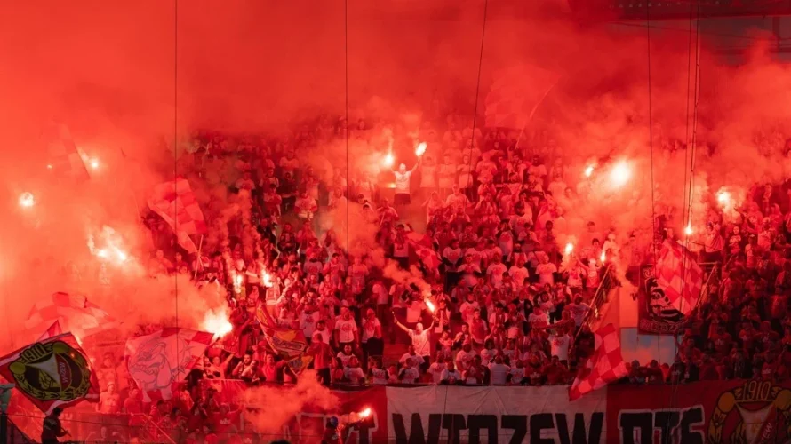 Przedstawiamy skr&oacute;t wideo meczu Arka Gdynia &ndash; Widzew Ł&oacute;dź, w kt&oacute;rym można obejrzeć najciekawsze akcje i najlepsze okazje bramkowe. Spotkanie zostało rozegrane w niedzielę 15 marca 2026 roku o 12:15 na Stadionie Miejskim w Gdyni. Mecz zakończył się bezbramkowym remisem [&hellip;]