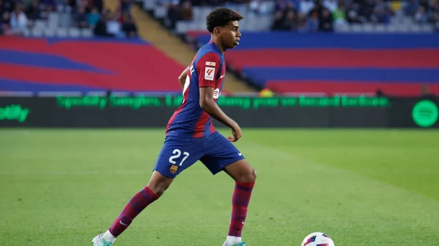 Przedstawiamy oceny piłkarzy po meczu FC Barcelona – Osasuna, dzięki którym możecie sprawdzić, kto zagrał najlepiej, a kto otrzymał najniższe noty. Spotkanie odbyło się w sobotę 13.12.2025 na Camp Nou i zakończyło się wynikiem 2:0. FC Barcelona – Osasuna oceny […]