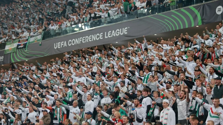 Kłopoty kadrowe Legii Warszawa w ofensywie mogą się pogłębić. W starciu Ligi Konferencji Europy ze Spartą Praga, zakończonym porażką 0:1, Antonio Colak nie dotrwał do przerwy. Napastnik musiał opuścić murawę w 43. minucie z powodu urazu, a jego miejsce zajął [&hellip;]