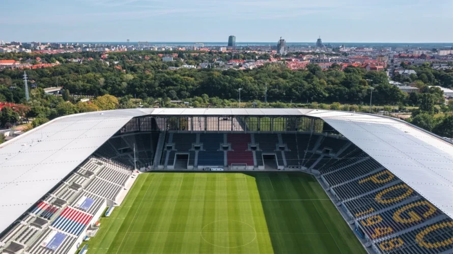 Przed nami mecz Pogoń Szczecin &ndash; Lech Poznań, kt&oacute;ry odbędzie się w sobotę 18.04.2026 o godzinie 20:15 na Stadionie Miejskim im. Floriana Krygiera w Szczecinie. Przedstawiamy sędziego, kt&oacute;ry poprowadzi to spotkanie. Pogoń Szczecin &ndash; Lech Poznań sędzia gł&oacute;wny Gł&oacute;wnym sędzią [&hellip;]