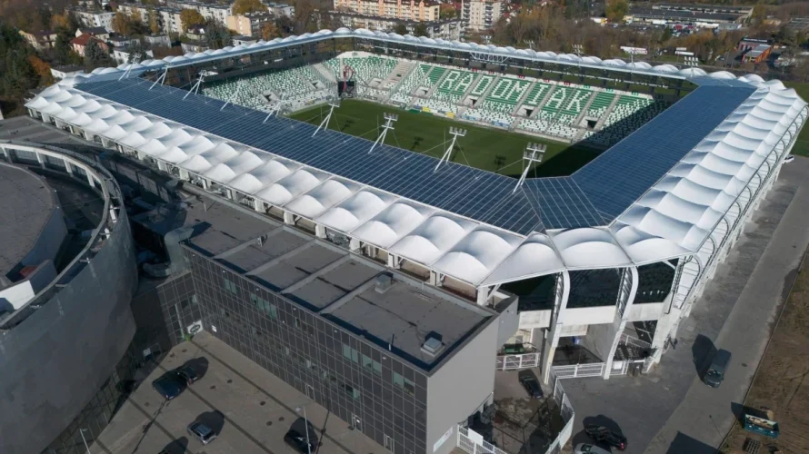 Radomiak Radom wygrał z Widzewem Ł&oacute;dź 2:1 w meczu 29. kolejki Ekstraklasy, kt&oacute;ry odbył się w sobotę 18.04.2026 o 14:45. Poniżej prezentujemy statystyki po spotkaniu Radomiak Radom &ndash; Widzew Ł&oacute;dź. Możecie sprawdzić, kto trafiał do siatki oraz obszerne statystyki pomeczowe [&hellip;]