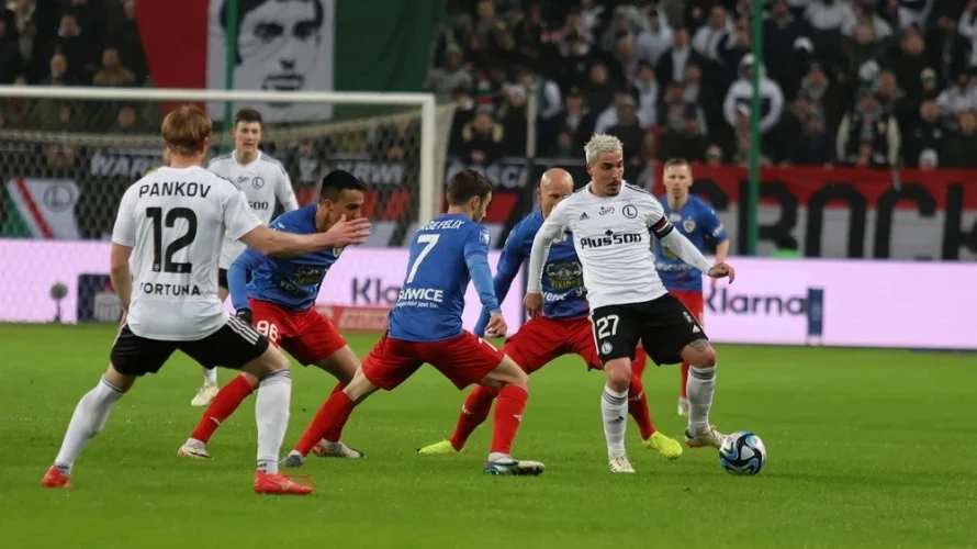 Poniżej przedstawiam statystyki, typy i pozostałe informacje dotyczące meczu Legia Warszawa &ndash; Piast Gliwice. Spotkanie w ramach PKO BP Ekstraklasa odbędzie się w niedzielę 14.12.2025 o godzinie 20:15. Obie drużyny wchodzą w to starcie z odmiennymi sygnałami formy i kilkoma [&hellip;]