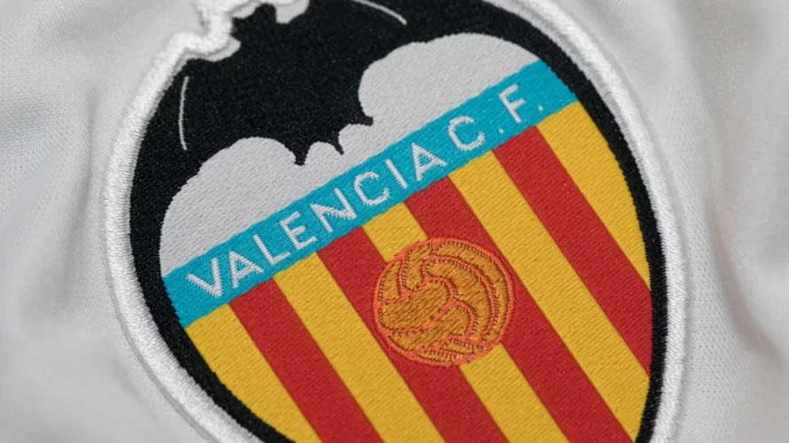 Przedstawiamy przewidywane składy na mecz Valencia CF &ndash; Sevilla FC. Spotkanie odbędzie się na Estadio de Mestalla w Walencji w niedzielę 7 grudnia 2025 o 16:15. Poniżej znajdziesz proponowane jedenastki i listę kontuzjowanych zawodnik&oacute;w obu zespoł&oacute;w. Valencia CF &ndash; Sevilla [&hellip;]