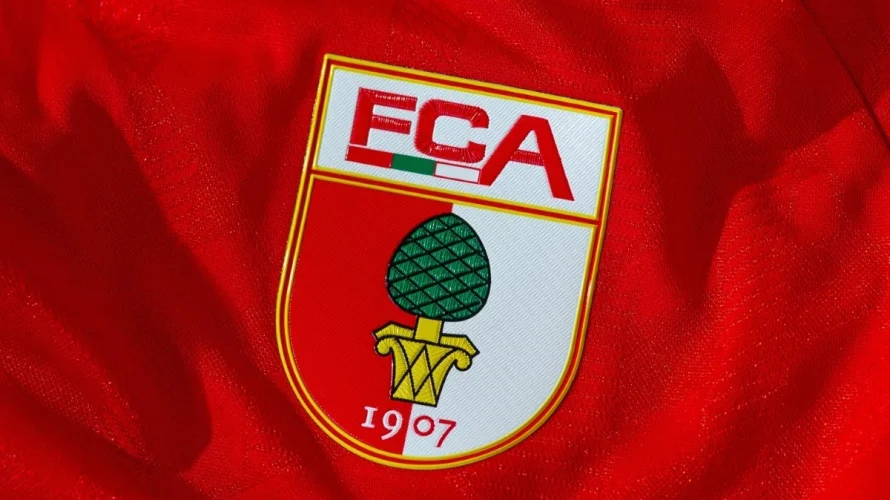 Przedstawiamy oceny piłkarzy po meczu Augsburg &ndash; Hoffenheim. Spotkanie rozegrano w piątek 10.04.2026 na WWK Arena i zakończyło się remisem 2:2. Augsburg &ndash; Hoffenheim oceny piłkarzy po meczu Najwyższe noty po spotkaniu otrzymali Bazoumana Tour&eacute;, Robin Hran&aacute;č, Michael Gregoritsch i [&hellip;]